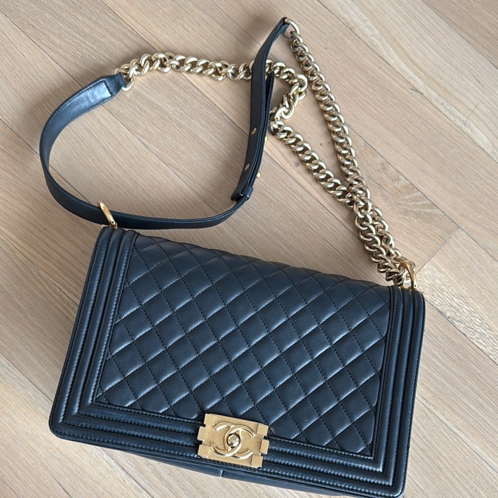 CHANEL BOY FLAP LAMBSKIN NEW MEDIUM